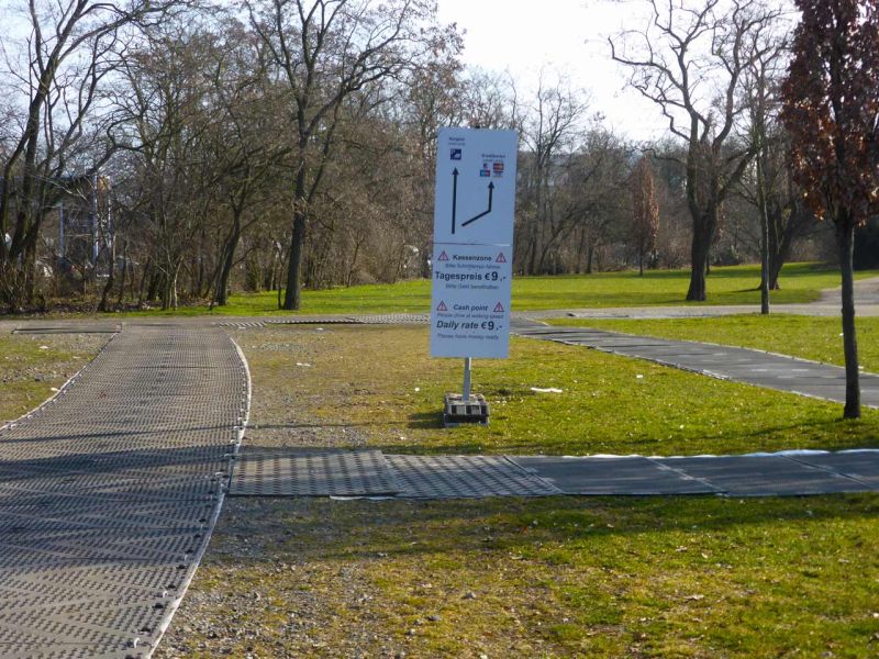 Fahrplatten für den Besucherparkplatz der ISH Messe 2015 in Frankfurt