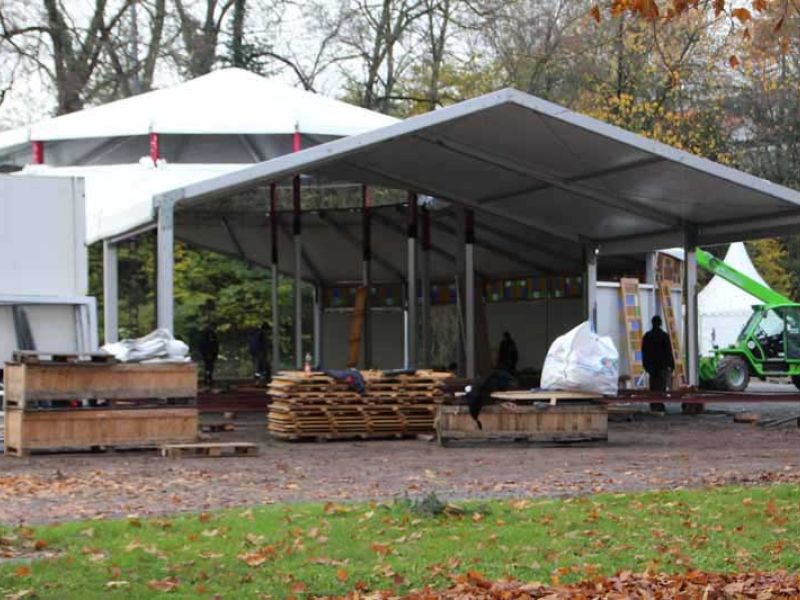 Fahrplatten zur Befestigung der Versorgungswege eines Festival