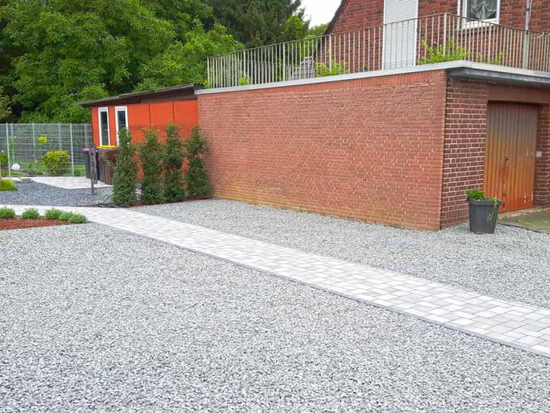 Bodengitter für eine schöne, dekorative Gestaltung von Einfahrt, Hof & PKW Stellplatz mit Schotter