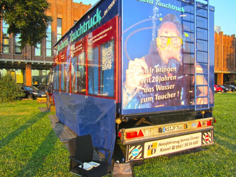 Fahrplatten für einen Tauchtruck auf dem RTL Gelände in Köln