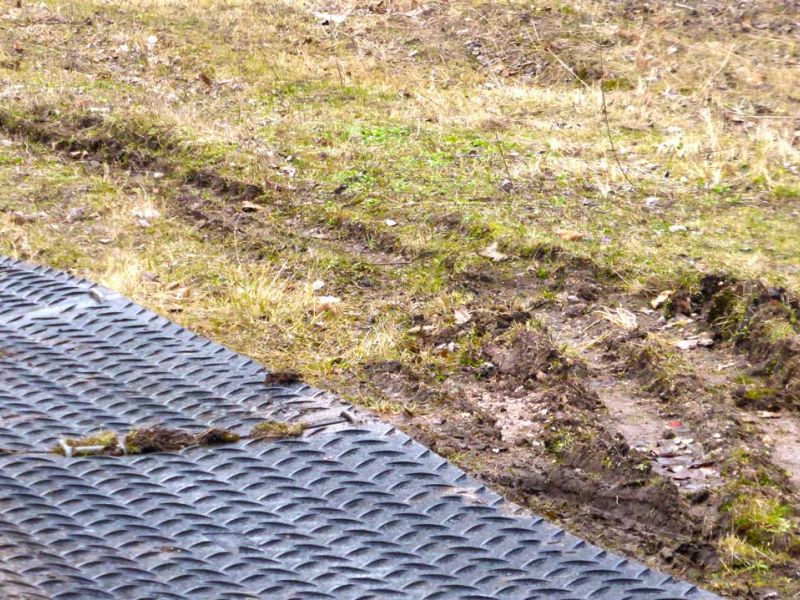 Vermietung mobile Fahrstraße für weiche Böden & Wiesen
