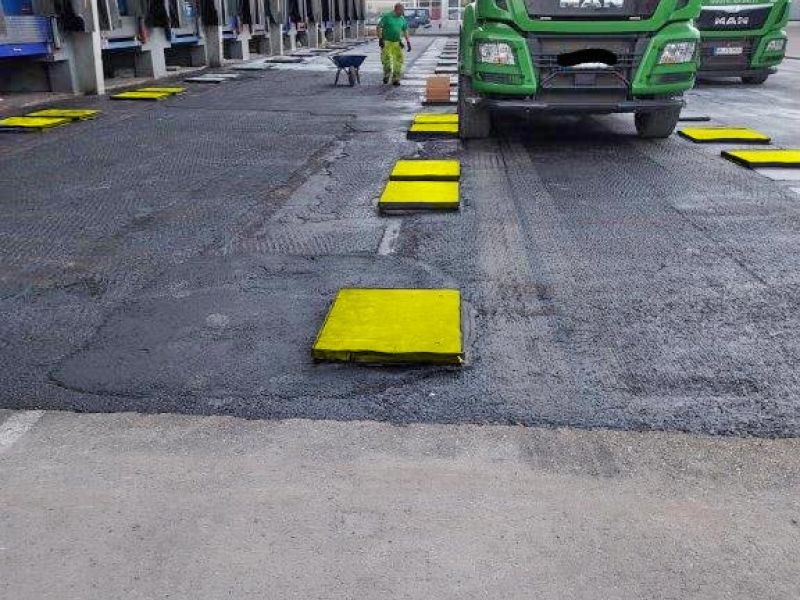Lastverteilplatten statt Asphalt als dauerhaft druckstabiler Untergrund für Wechselbrücken