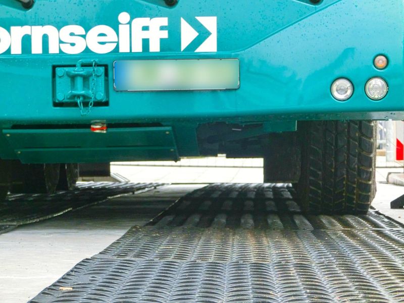 Bodenschutzplatten als Stellfläche für einen Autokran
