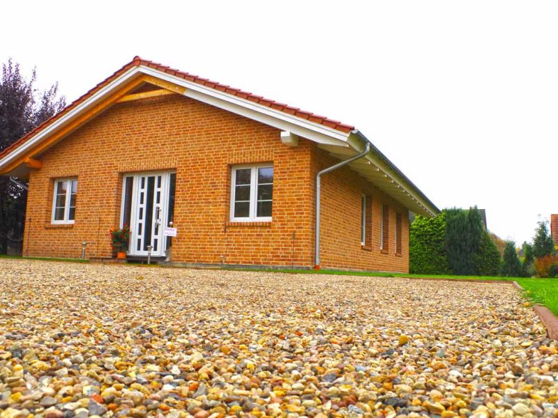 Unversiegelte, wasserdurchlässige Kiesstabilisierung mit dem Kiesgitter KG30