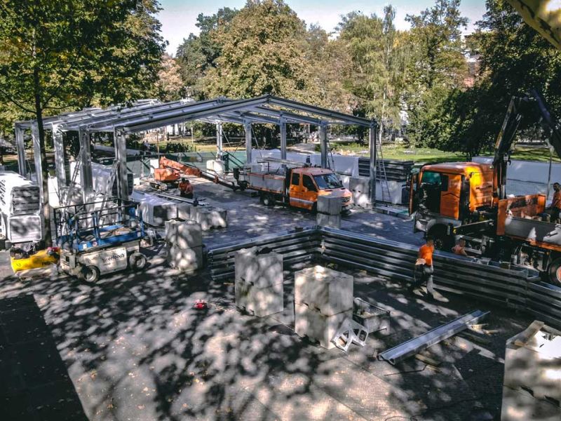 Lastverteilende Bodenschutzplatten als tragfähiger Unterboden zur Errichtung einer temporär genutzten Stahlhalle als Eventzelt