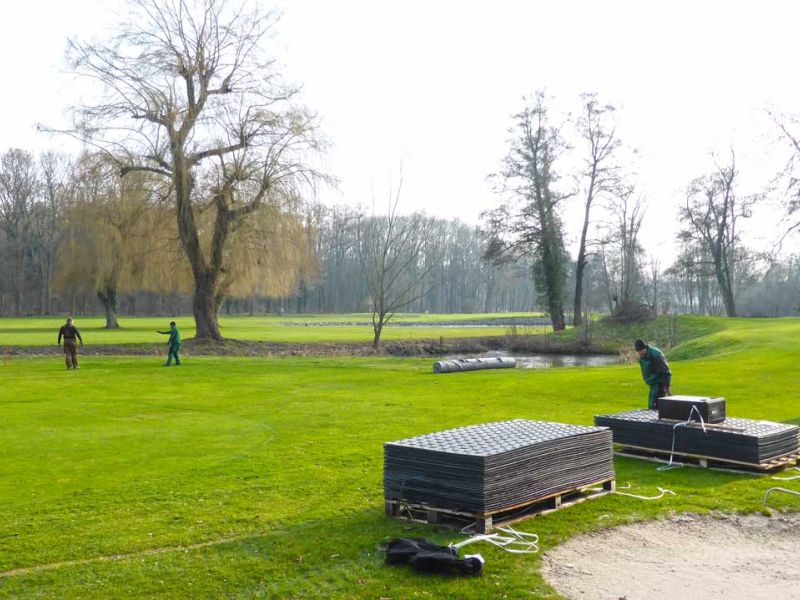 Baustraße zur Teichentschlammung im Golfplatzbau bzw. Golfplatzpflege