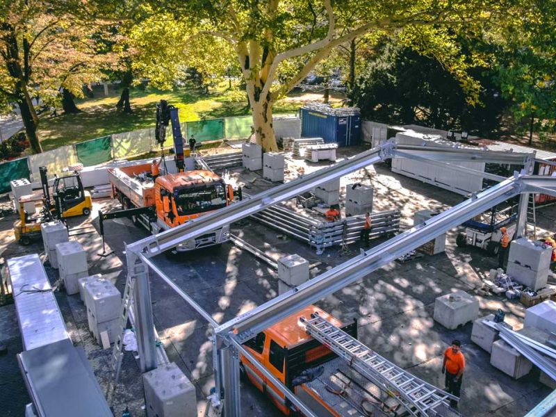 Lastverteilende Bodenschutzplatten als tragfähiger Unterboden zur Errichtung einer temporär genutzten Stahlhalle als Eventzelt