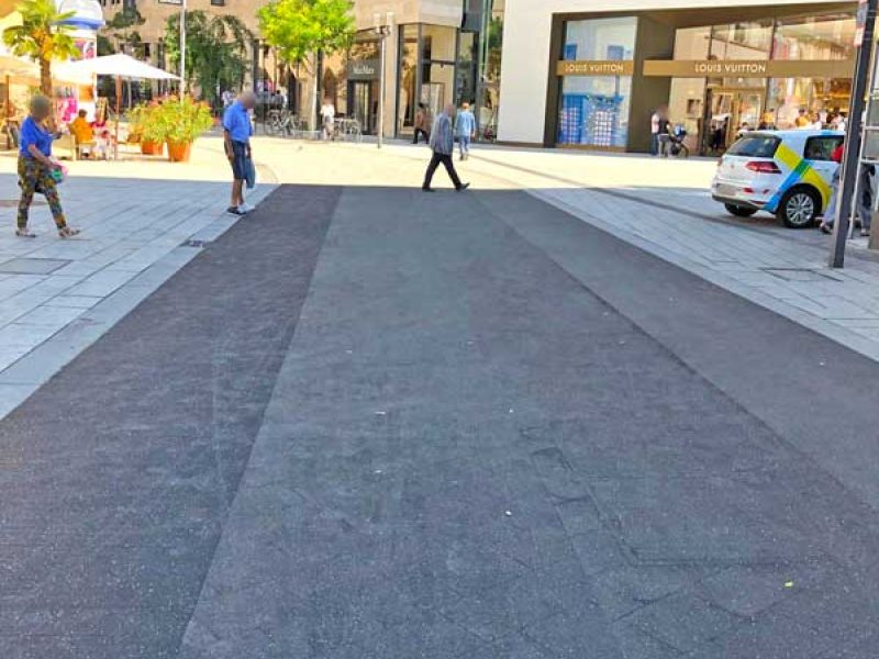 xtek Fahrplatten als Pflasterschutzmatte während der Umgestaltung und Sanierung des Markplatz in Stuttgart