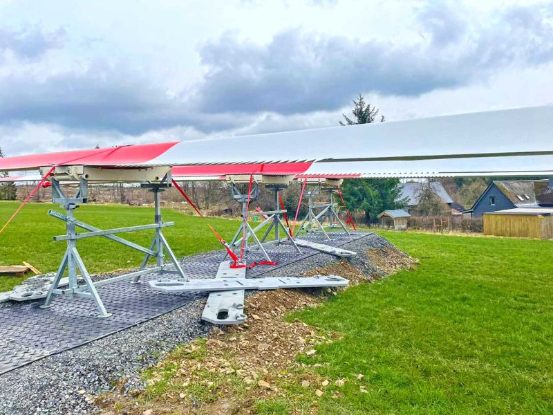 Lastverteilplatten aus Kunststoff für die Umladefläche von Windradflügeln