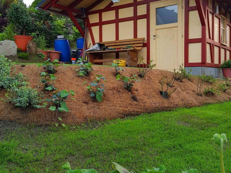 Hang befestigen, bepflanzen und mit der Böschungsmatte Kokos BMK350 vor Erosion schützen