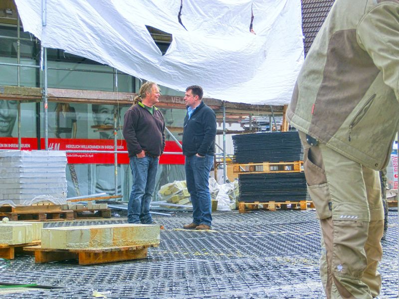 Bodenschutzplatten zum Schutz des Pflasters - Neubau in Bad Vilbel