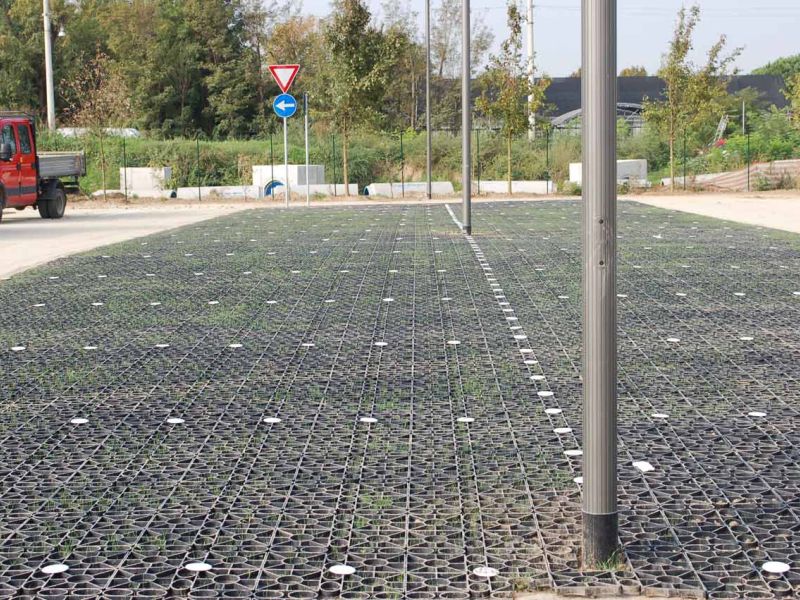 Herstellen eines Großparkplatz mit dem Kunststoff Rasengitter RG24