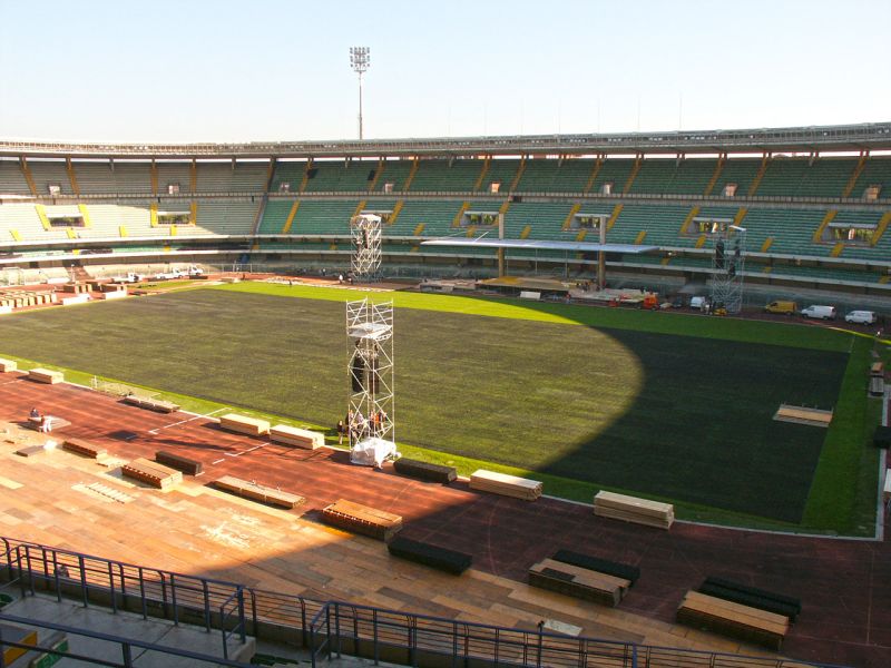 Rasenschutz für ein Event im Fussballstadion mit dem Rasengitter RG24