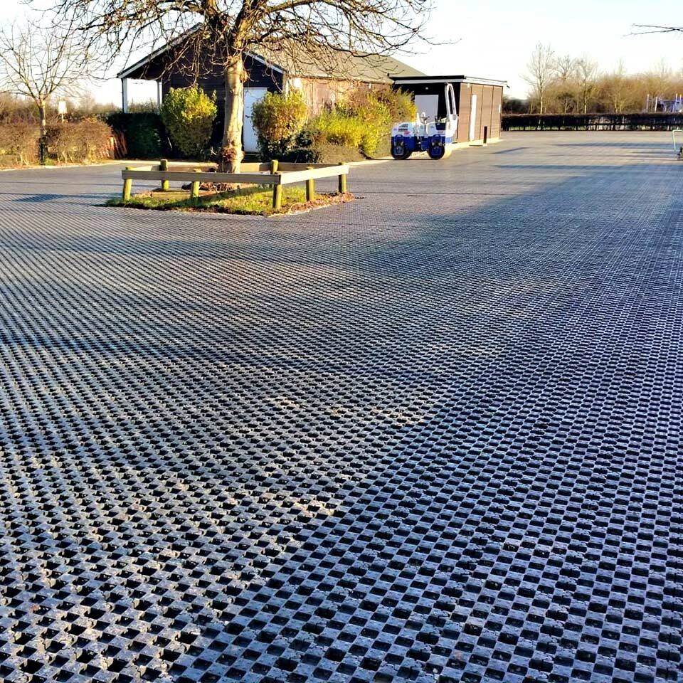 Ankergitter AG60, 400 x 400 x 60 mm, 0,9 kg. Bodengitter mit integrierten Ankerelementen, Drainagefunktion & extremer Lastverteilung. Profilierte Oberfläche.