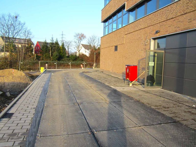 Mobile Baustraße als Pflasterschutz und Bodenschutz