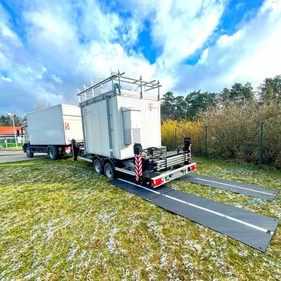 fahrplatten zur lastverteilung fuer mobile sendeanlagen sendemasten mrt mobile radio trailer 001 1280x1280 e1724145262846