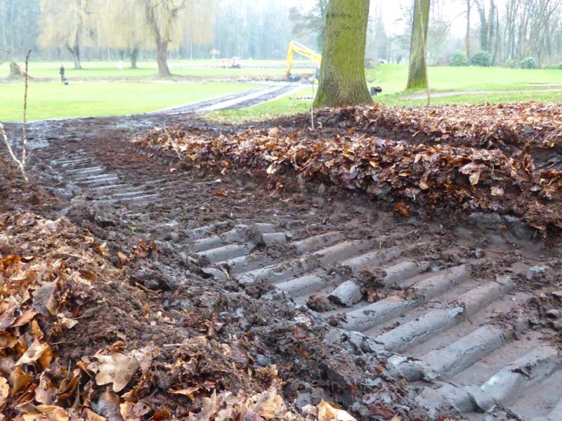 Mobile Baustraße als Bodenschutz bei Kettenfahrzeugen