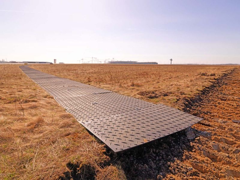 Mobile Fahrstraße für einen internationalen Flughafen