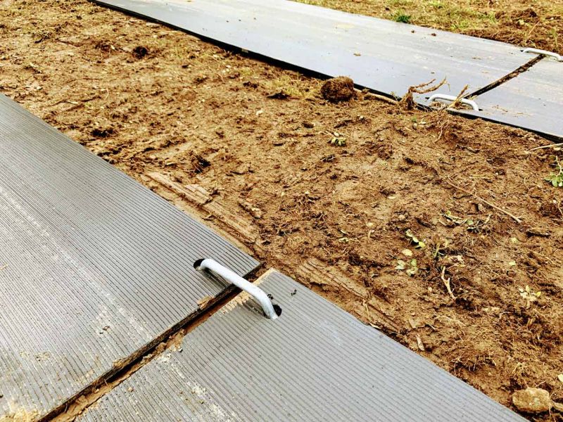 v:tek Fahrplatten-Set als Fahrspur mit Kunststoff Überfahrplatten im Gartenbau & Landschaftsbau