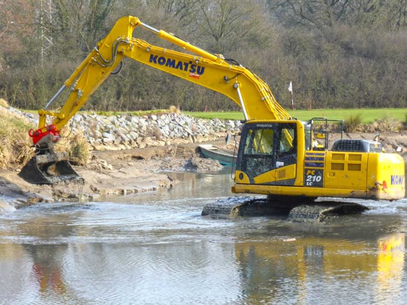 Baustraße zur Teichentschlammung im Golfplatzbau bzw. Golfplatzpflege