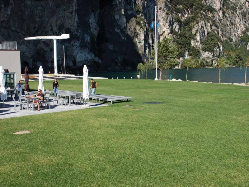 Rasenbefestigung für ein Hotel mit regelmäßigen Veranstaltungen mit dem Rasengitter RG24