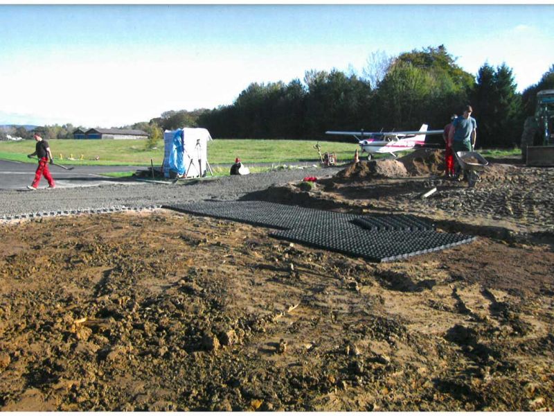 Verlängerung der Auslaufzone einer Flugplatz Landebahn mit dem Bodengitter BG50
