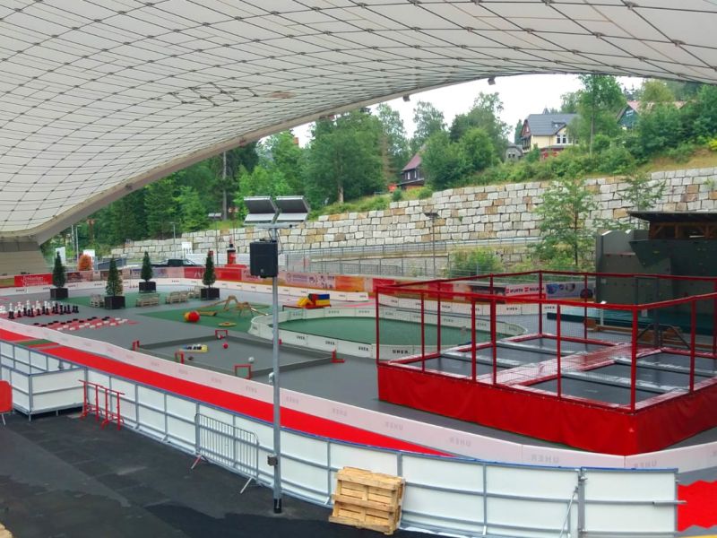 Multi Sportbobden MSB10 als Eventboden und Veranstaltungsfläche für die Sommersaison in der Schierker Feuerstein Arena