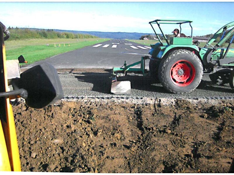 Verlängerung der Auslaufzone einer Flugplatz Landebahn mit dem Bodengitter BG50