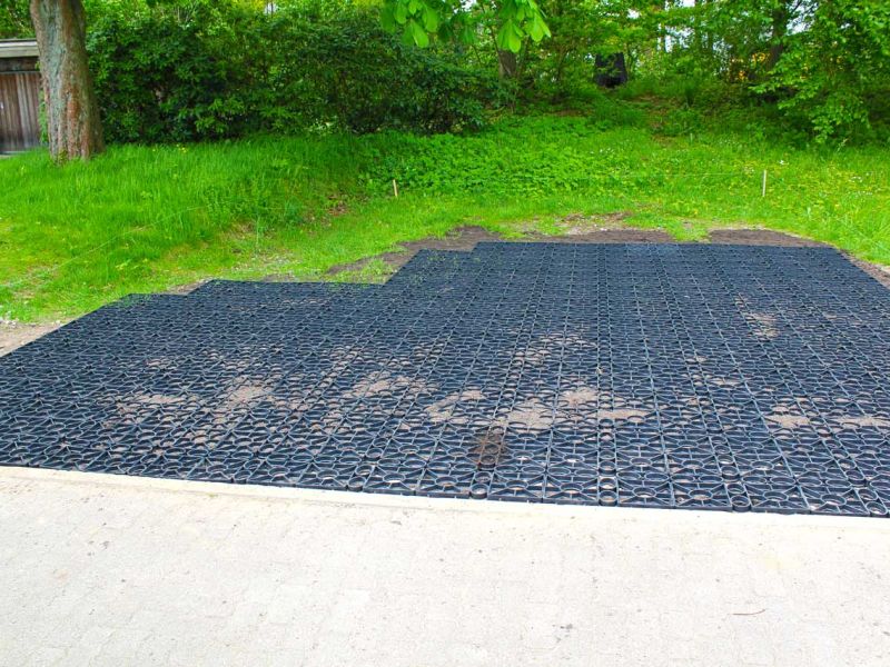 Verlegung des Rasengitter RG24 ohne Unterbau für eine Stellplatz und Wendefläche