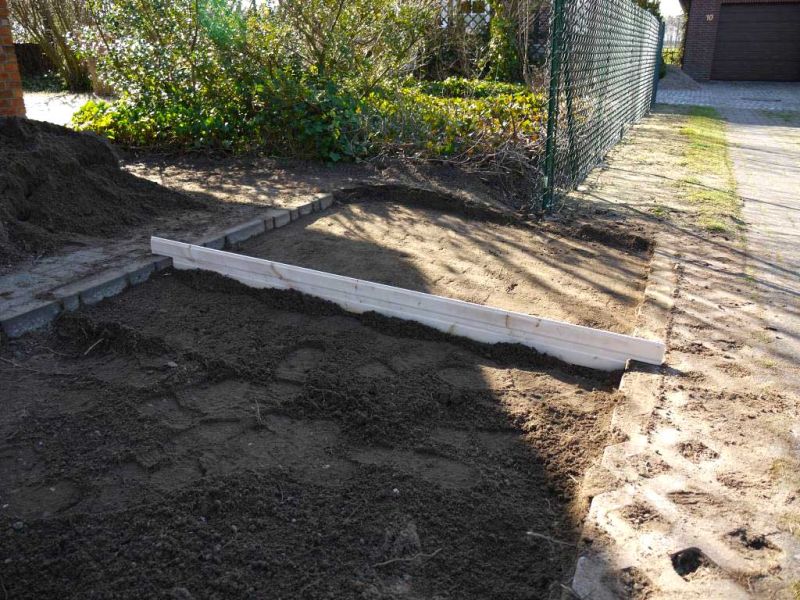 Verlegung des Bodengitter BG50 zur Herstellung eines begrünten PKW Stellplatz