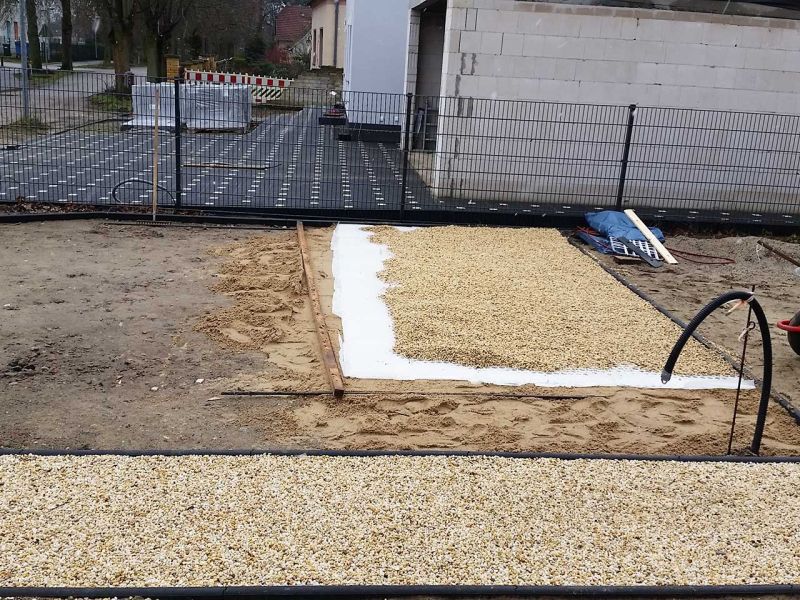 Hauseingang & Hofeinfahrt in Kieswege umgestalten mit den Kieswaben KW30