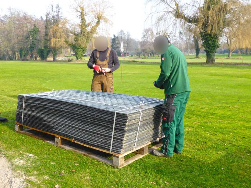 Baustraße zur Teichentschlammung im Golfplatzbau bzw. Golfplatzpflege