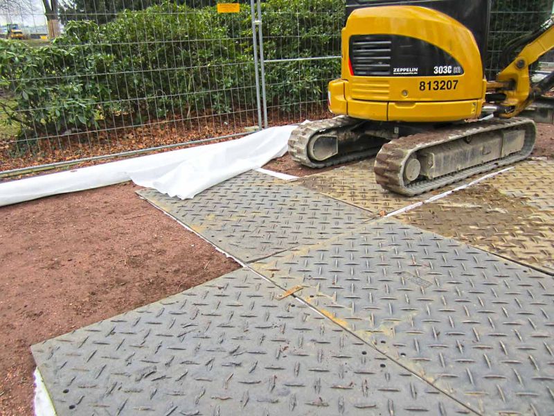 Sanierung einer Deichanlage - Wurzelschutz / Baumwurzelschutz