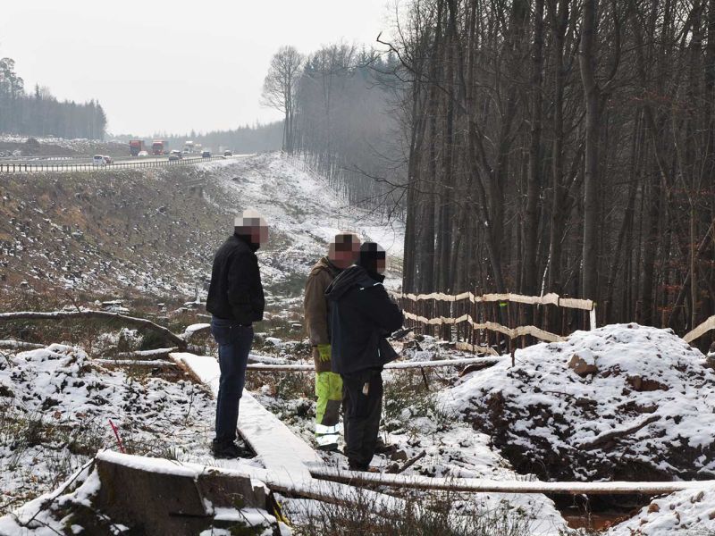 Mobile Baustraße Telekom-Baustelle Esselbach im Steigerwald mit der s:tek 48 Bodenschutzplatte