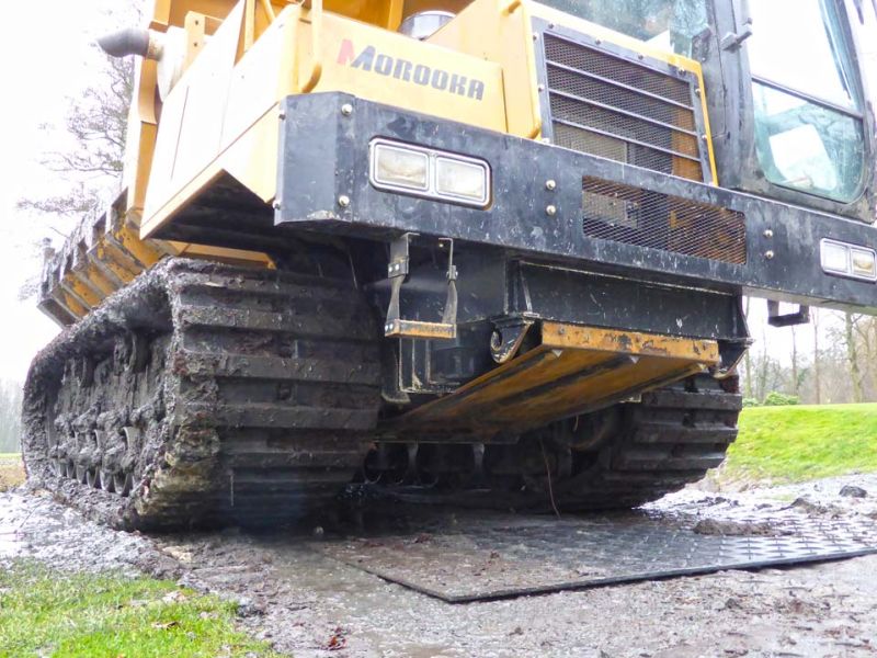 Mobile Baustraße als Bodenschutz bei Kettenfahrzeugen