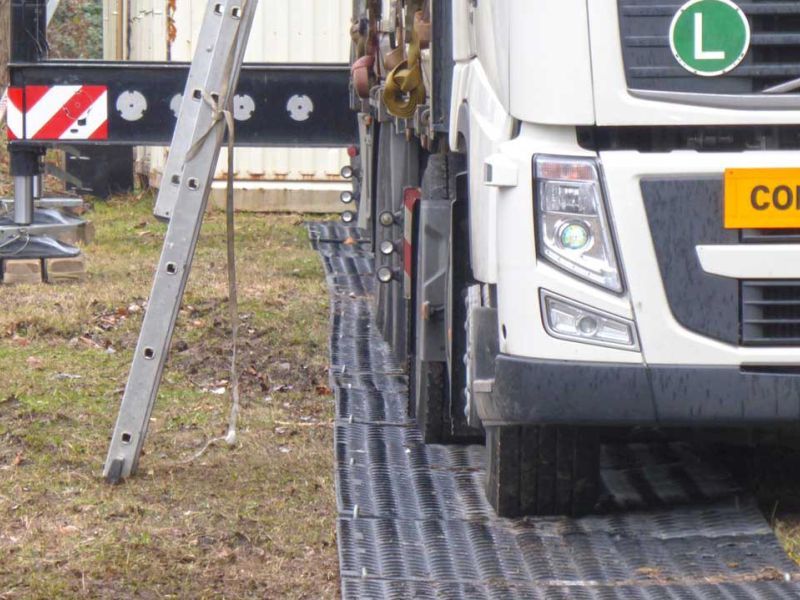 Vermietung mobile Fahrstraße für weiche Böden & Wiesen