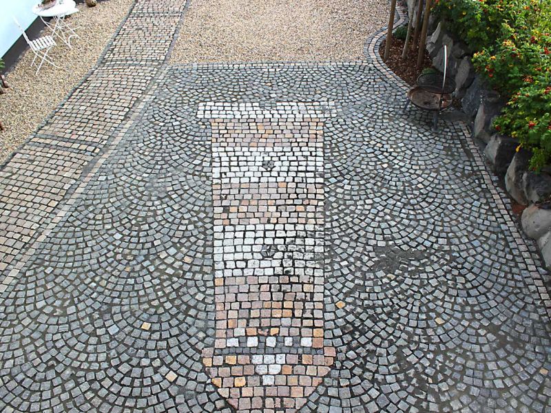 Kiestabilisierung eines neu angelegten Hof und Einfahrt mit dem Kiesgitter KG30