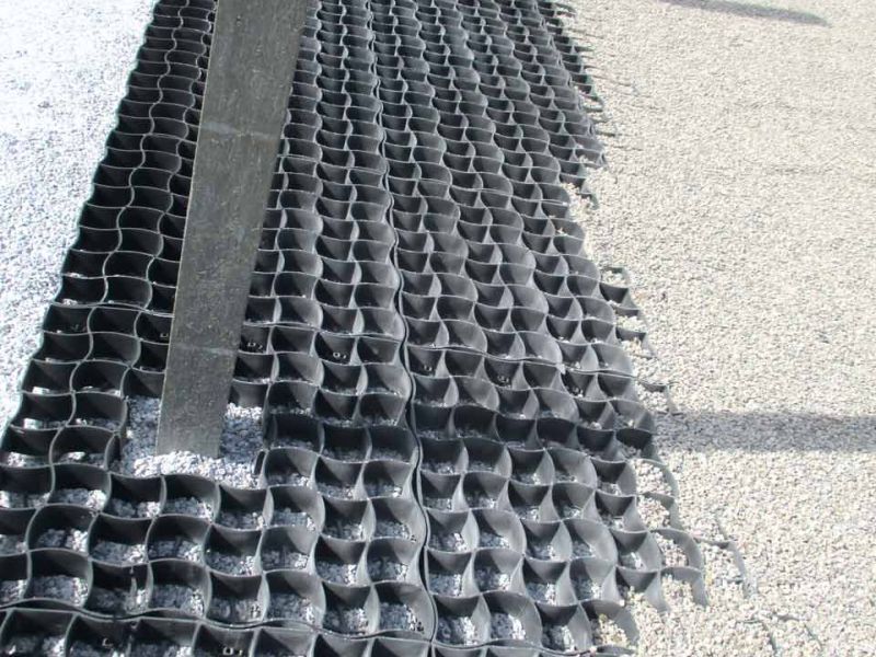 Verlegung von Paddockplatten für ein Paddock für Island-Pferde