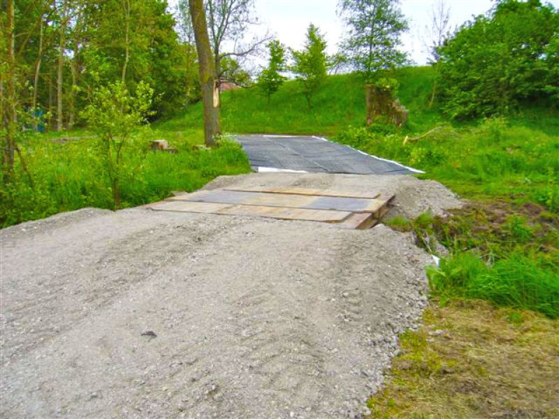 Mobile Baustraße für einen Freileitungsbau in Ulm