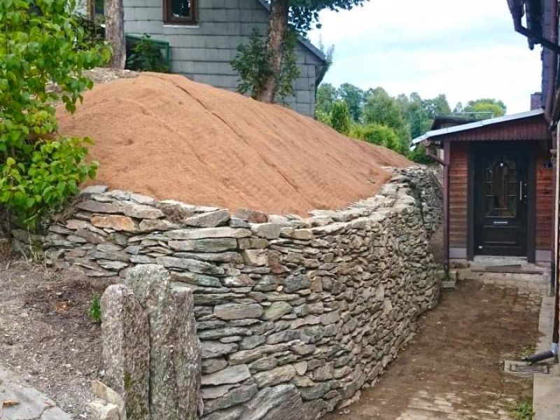 Hang- und Mauer sichern mit der Böschungsmatte Kokos BMK350