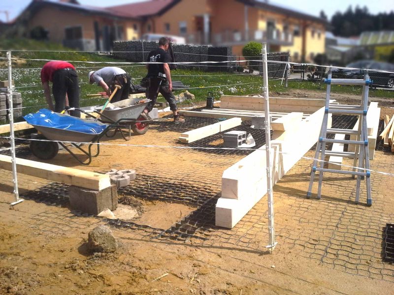 Herstellen eines Pferdepaddock ohne Unterbau mit dem Bodengitter BG30