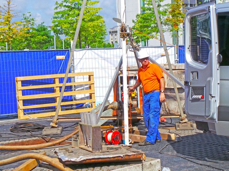 Mobile Baustraße vor dem Bundestag in Berlin