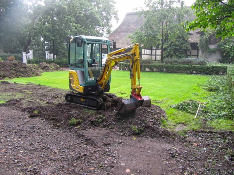 Rasennetz zur Rasenverstärkung eines Rasenparkplatz aus Rollrasen