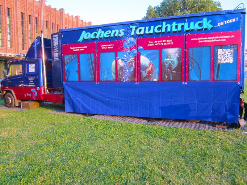 Fahrplatten für einen Tauchtruck auf dem RTL Gelände in Köln