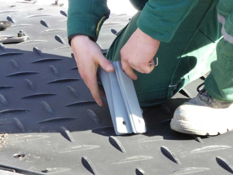 Baustrasse Pflasterschutz Fussgaengerzone Giessen 33 referenz