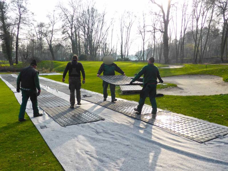 Baustraße zur Teichentschlammung im Golfplatzbau bzw. Golfplatzpflege