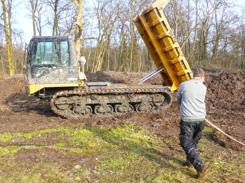 Baustraße zur Teichentschlammung im Golfplatzbau bzw. Golfplatzpflege