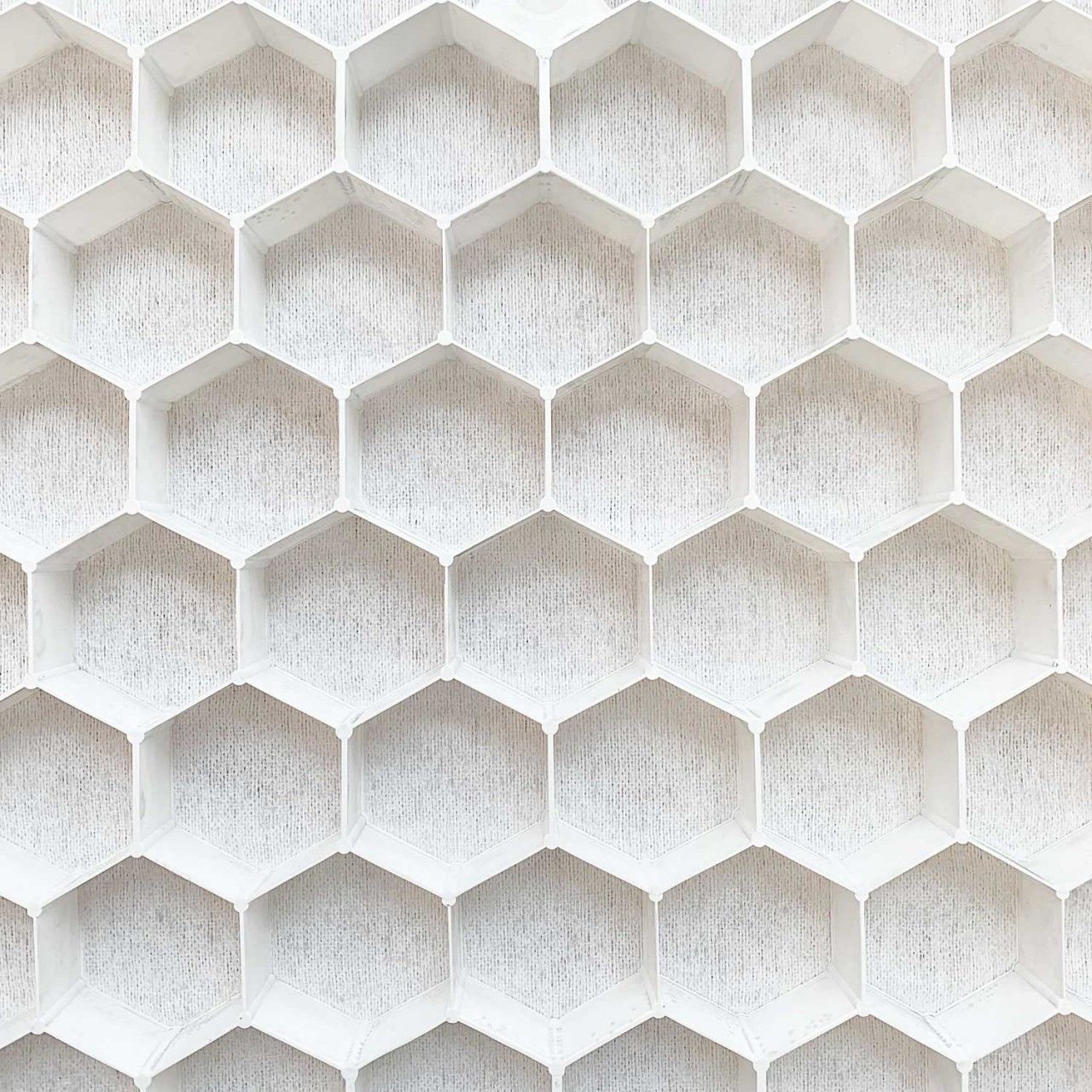 Kieswabe KW30 XXL · 0,64 m² · 800 x 800 x 30 · 300,0 t/m² · 0,870 kg · 55 mm Gitteröffnungsweite · integriertes Unkrautvlies · Stabilisierung von Kies & Schüttgüter