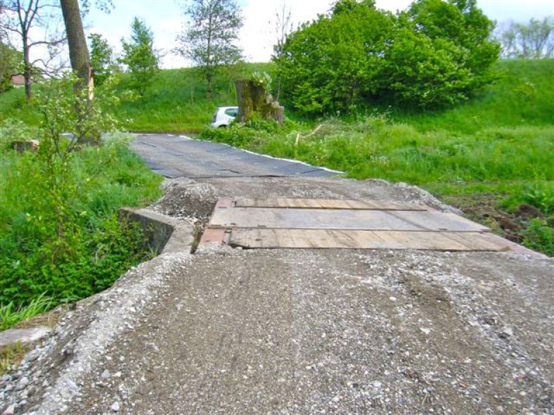 Mobile Baustraße für einen Freileitungsbau in Ulm