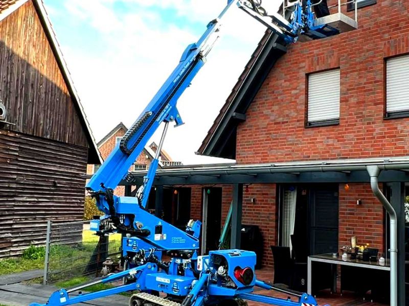 Grüne Lösung für Baustellen, Fahrplatten als effektiver Rasenschutz für Raupenarbeitsbühnen!